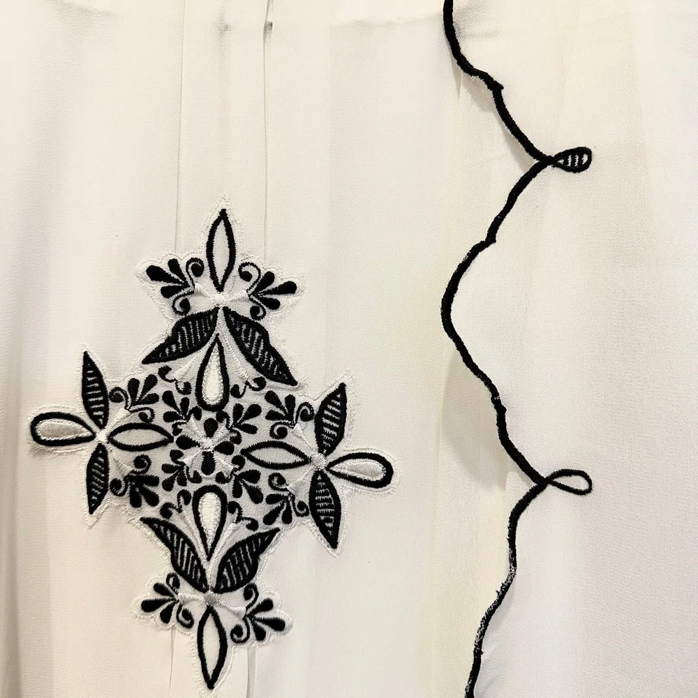 
                  
                    Offwhite Flowy Resham kurta set - The Story Kameez
                  
                