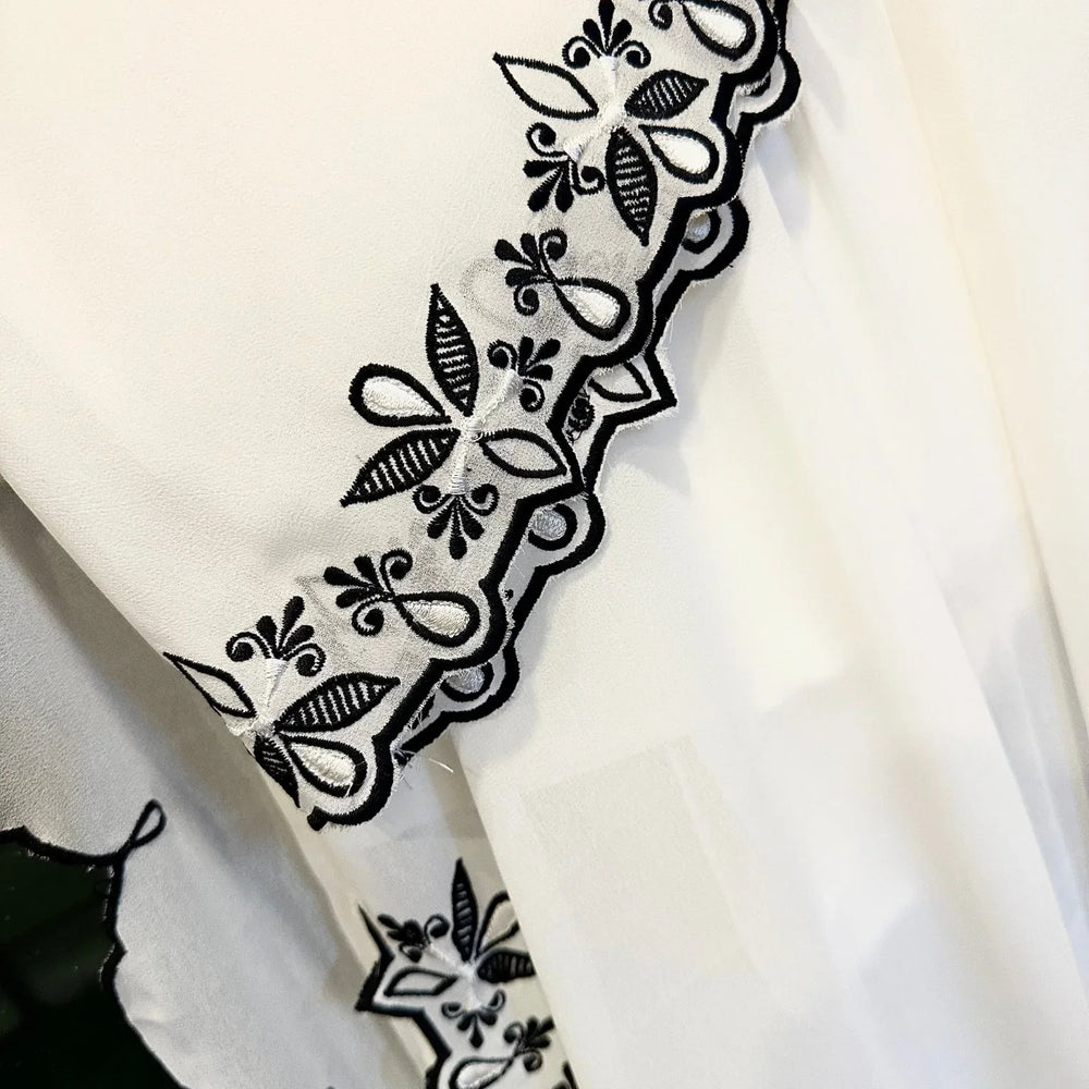 
                  
                    Offwhite Flowy Resham kurta set - The Story Kameez
                  
                